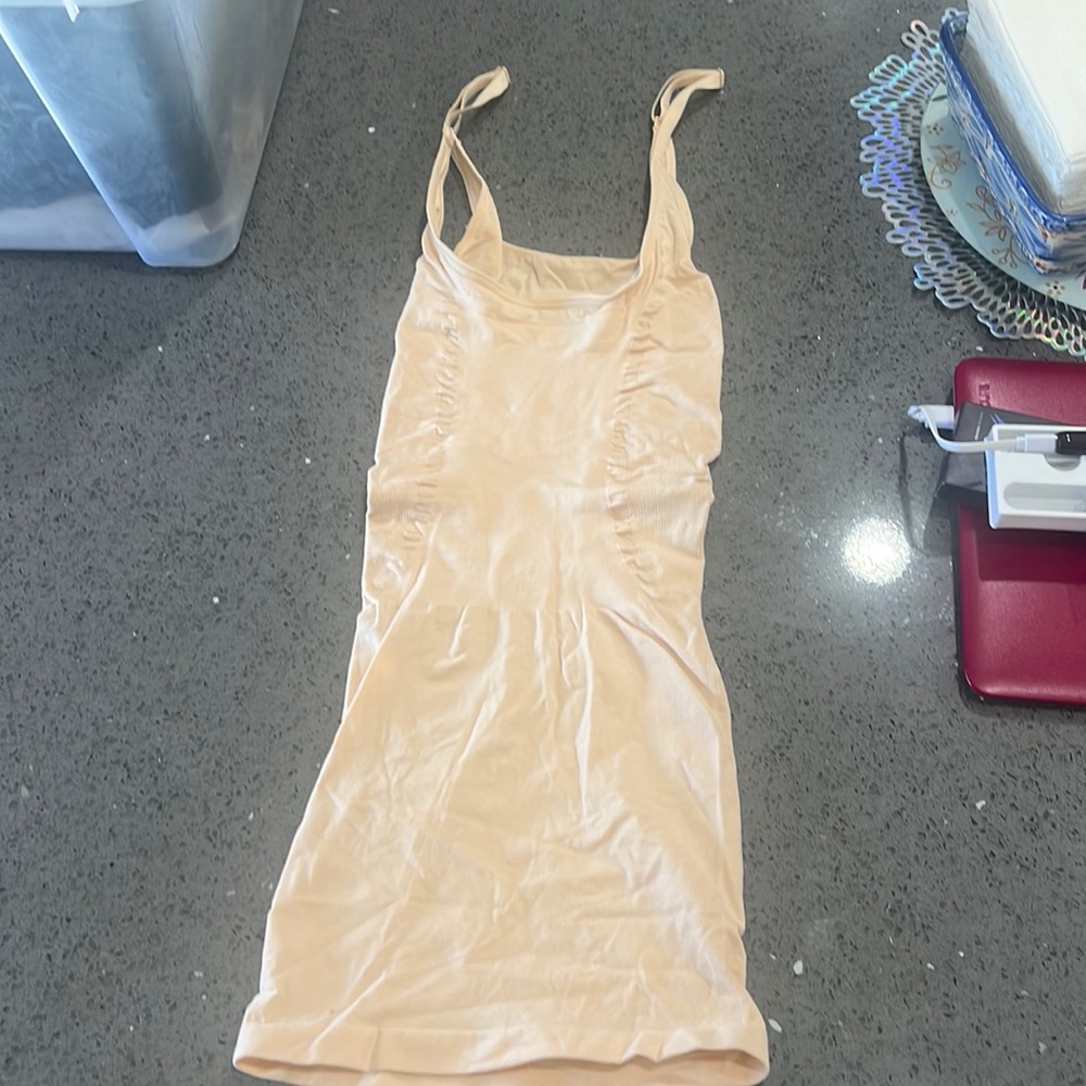 Skims shaping slip